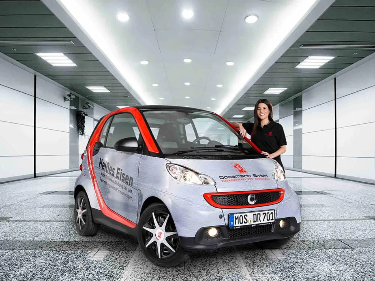Der Firmenwagen der Dossmann-Azubis