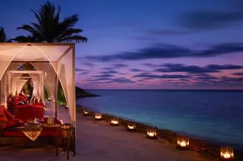 Bild: One&Only Reethi Rah: Traumurlaub und malerische Inspirationen auf den Malediven mit Künstler Gregory Burns