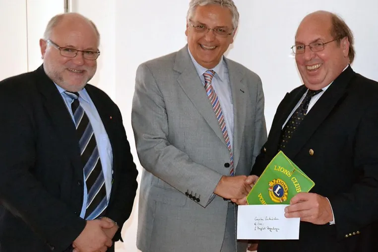 Lions Club Voreifel unterstützt die Caritas-Regenbogengruppe Bild: Lions Club Voreifel unterstützt die Caritas-Regenbogengruppe