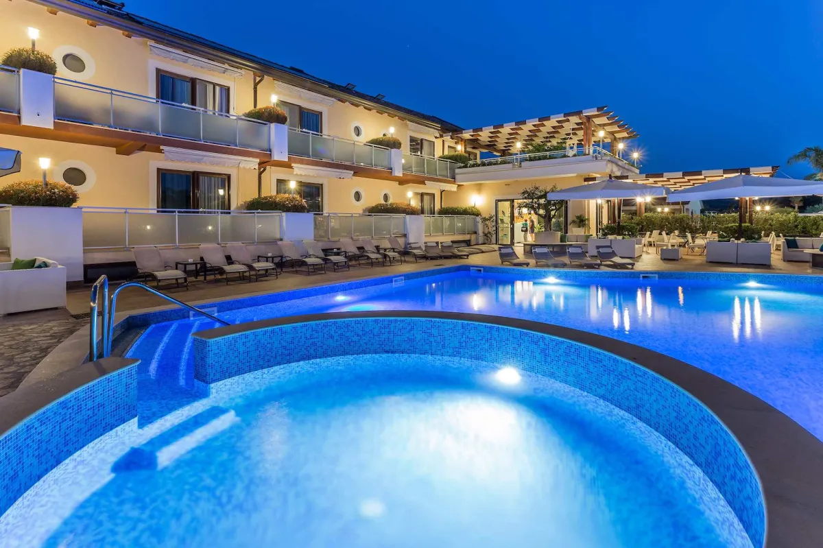 Hotel Porta Rosa**** in Marina di Ascea / Cilento (© Pasa srl)