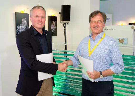 Bild: GF Piping und Palmetto vereinbaren Zusammenarbeit zur Kultivierung von Mikroalgen