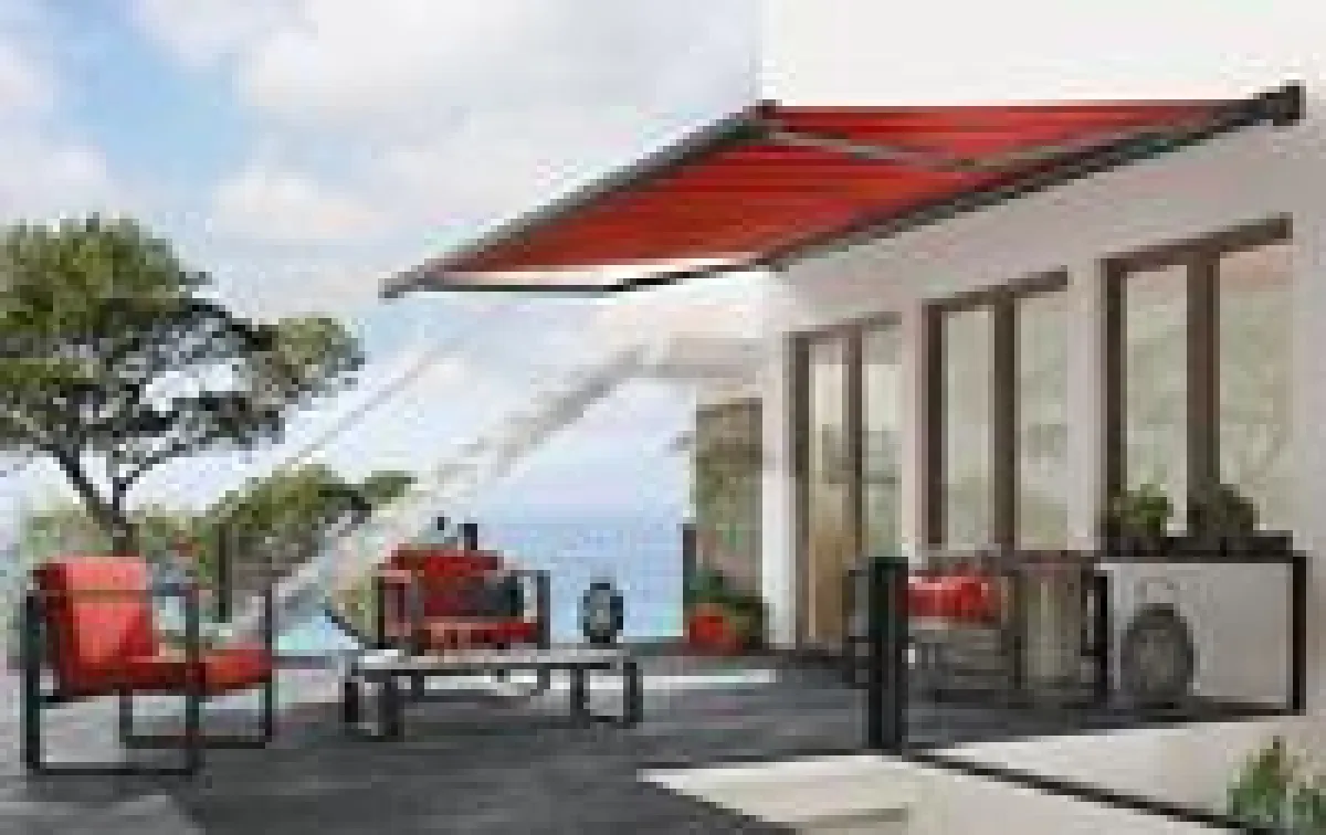 Die markilux 990 ist mit ihrer formschönen, grazilen Optik ein attraktives Designelement.