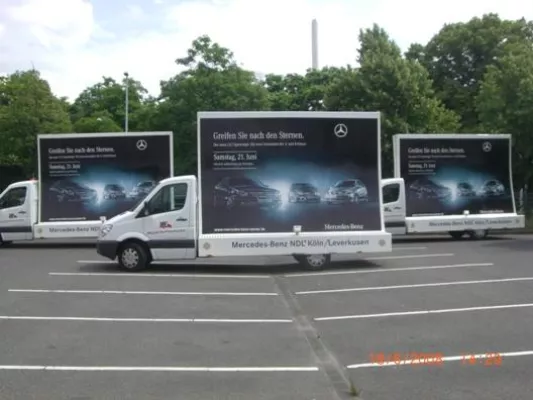 Mercedes Benz Niederlassung Köln/Leverkusen setzt erneut auf mobile Außenwerbung mit Mobile Plakate. Bild: Mercedes Benz Niederlassung Köln/Leverkusen setzt erneut auf mobile Außenwerbung mit Mobile Plakate.