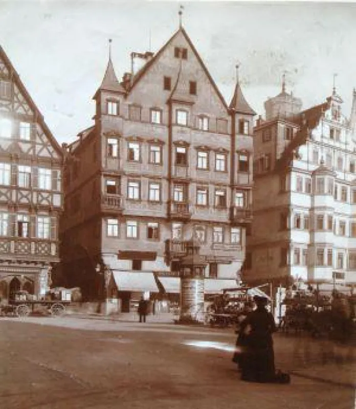 Gründungshaus der Bibelanstalt in Stuttgart am Marktplatz 5.