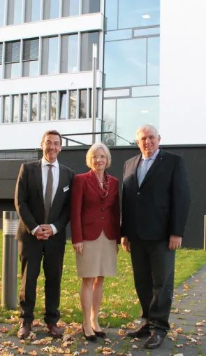 Bild: NRW-Gesundheitsminister Karl-Josef Laumann besucht hsg