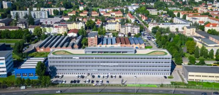 Bild: Größte Gewerbeimmobilie Geras wartet mit neuem Mieter auf: Vivet Immobilien AG zieht in den ElsterCube