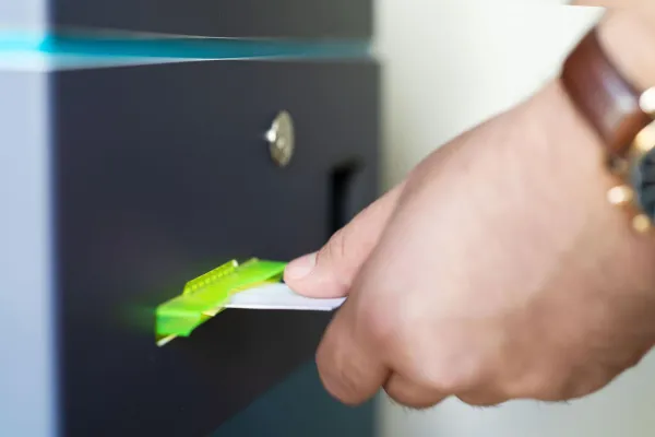 leogistics mit Kombilösung für kontaktlose Werkslogistik Bild: leogistics mit Kombilösung für kontaktlose Werkslogistik