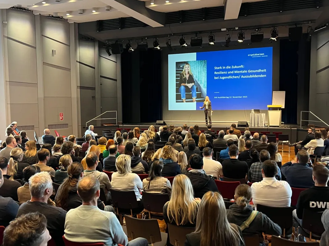Keynote Angela Barzen, IHK Ausbildertag 2025 (© IHK Niederbayern)