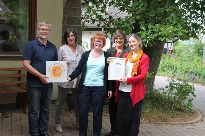 Bild: WABE-Zertifikat für Rudolf-Steiner-Schule Loheland