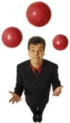 Weltrekordversuch: 3 Messebesucher lernen in 6 Minuten gleichzeitig das Jonglieren mit 3 Bällen Bild: Weltrekordversuch: 3 Messebesucher lernen in 6 Minuten gleichzeitig das Jonglieren mit 3 Bällen