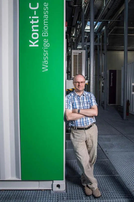 An der ESI-Plattform: Frédéric Vogel, Leiter der Gruppe Katalytische Verfahrenstechnik am PSI und Professor für Erneuerbare Energien an der Fachhochschule Nordwestschweiz. (Foto: Paul Scherrer Institu