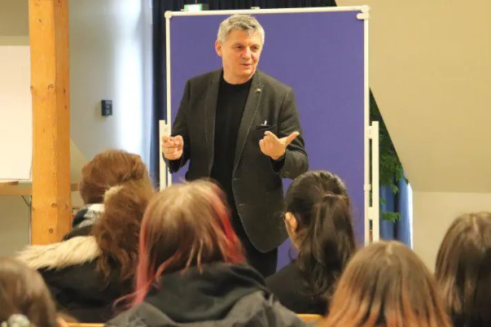 Bild: „Herr Rivoir, was verdient ein Landtagsabgeordneter?“