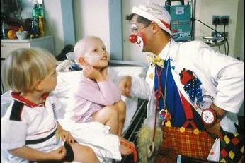 Initiative DO IT e.V. spendet 2.000 Euro für schwerstkranke Kinder Bild: Initiative DO IT e.V. spendet 2.000 Euro für schwerstkranke Kinder