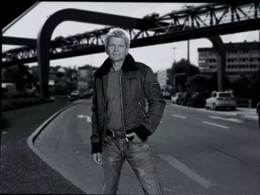 „U 104“ mit Super-Macho Matthias Reim, Sydney Youngblood & Jürgen Drews Bild: „U 104“ mit Super-Macho Matthias Reim, Sydney Youngblood & Jürgen Drews