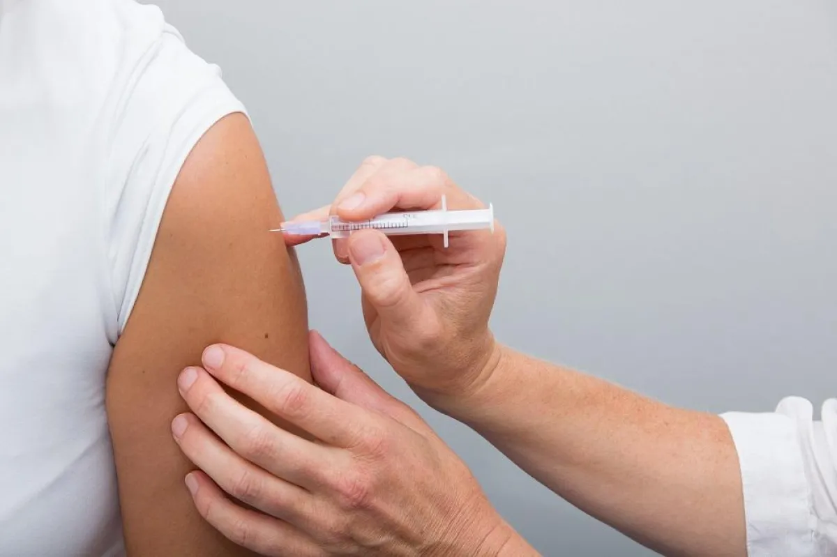 Impfwoche: Jetzt vor Reisekrankheiten schützen © UKR/Domenica Golka