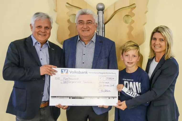 Schuon unterstützt die Nachsorgeklinik Tannheim mit 5.000 Euro Bild: Schuon unterstützt die Nachsorgeklinik Tannheim mit 5.000 Euro