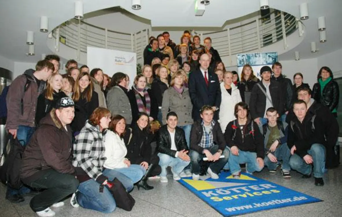 Friedrich P. Kötter begrüßte 65 Oberstufenschüler zum