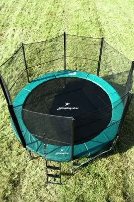 Sommerlich und engagiert: Jumping Star® mit Trampolin auf der Home & Garden München und als sozialer Förderer Bild: Sommerlich und engagiert: Jumping Star® mit Trampolin auf der Home & Garden München und als sozialer Förderer