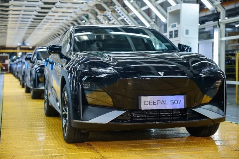 Von Nanjing nach Europa: Erste Changan Deepal S07 Charge startet ihre Reise Bild: Von Nanjing nach Europa: Erste Changan Deepal S07 Charge startet ihre Reise