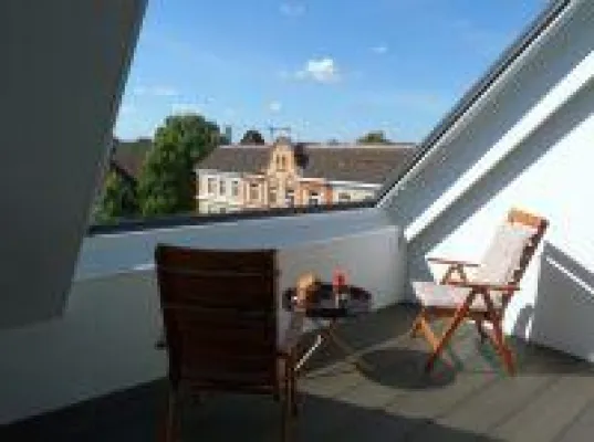 Bild: Blitze zählen inklusive: Genussvoller Blick von der renovierten Loggia auf das Himmelszelt