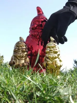 25 Millionen „goldige“ Wichtel in deutschen Vorgärten freuen sich über mehr Sicherheit für Haus und Garten Bild: 25 Millionen „goldige“ Wichtel in deutschen Vorgärten freuen sich über mehr Sicherheit für Haus und Garten