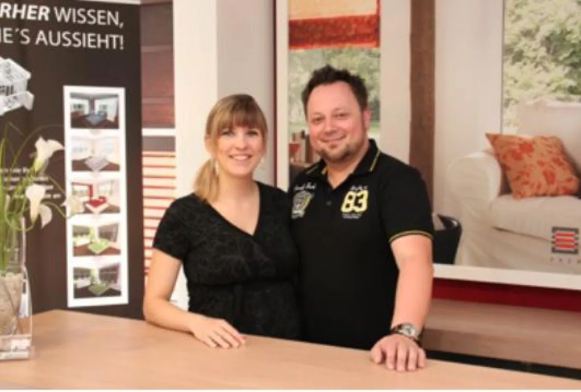 Freuen sich auf den Nachwuchs, den neuen Standort und u?ber ihre treuen Kunden - Jessica und Markus