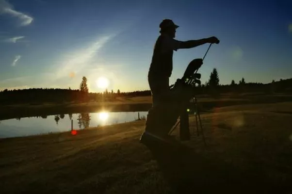 Bild: GOLFEN RUND UM DIE UHR