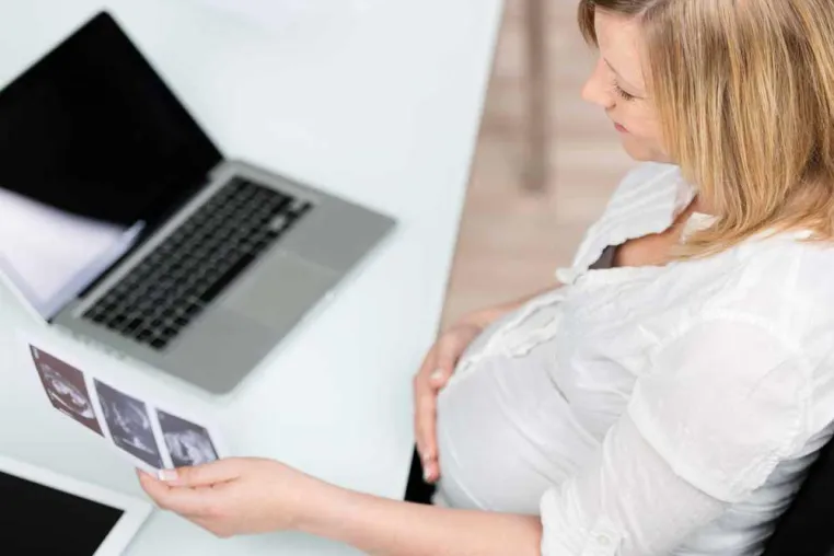 Rund und geschützt - Mutter und Kind im Fokus Bild: Rund und geschützt - Mutter und Kind im Fokus