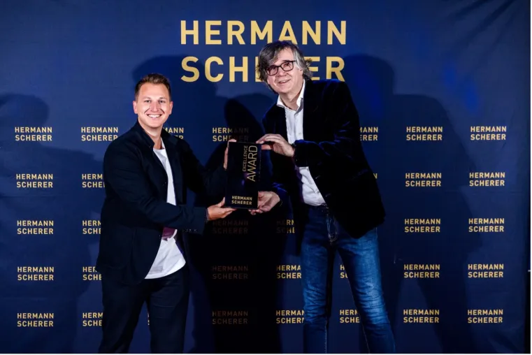 Bild: Koblenzer gewinnt weltgrößten Speaker Slam-Wettbewerb