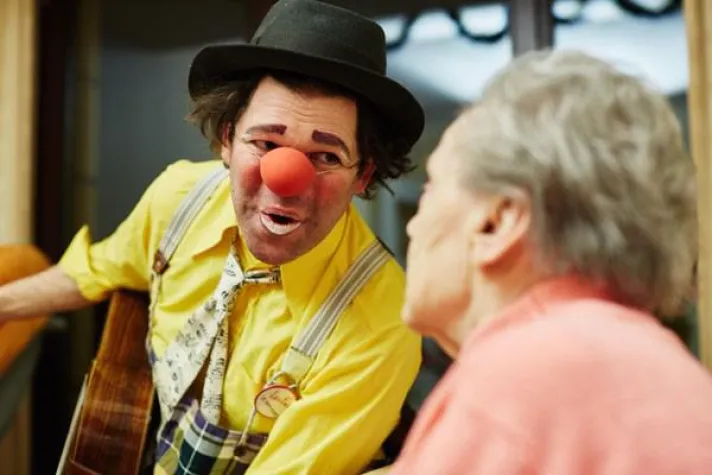 Bild: Deutsche Stiftung für Demenzerkrankte unterstützt ROTE NASEN