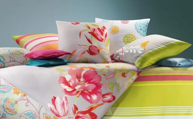 Bild: Ein Mix aus sanften und ausdrucksstarken Farben läßt den Sommer schon erahnen - die neue fleuresse-Kollektion