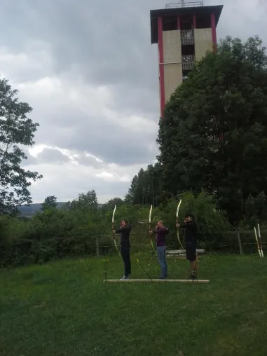 Bild: Erlebnispädagogik in Nieheim kennengelernt - Lattbergturm als Outdoor-Trainingscenter genutzt
