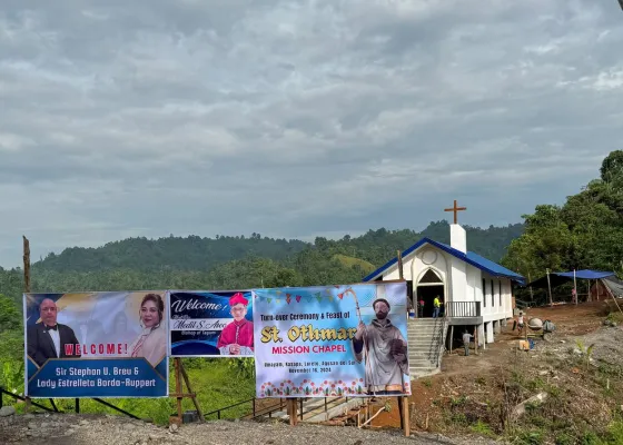 Bild: Das Kreuz wurde nach Sitio Nursery Umayam in Loreto, Agusan del Sur gebracht