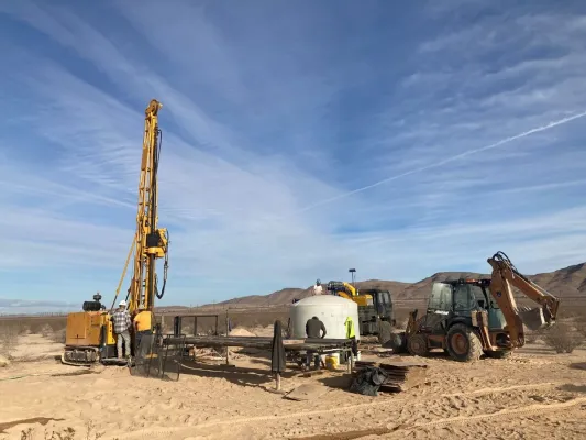 Bild: Usha Resources findet Evaporitkristalle, die mächtige Solezone auf Lithiumprojekt Jackpot Lake andeuten