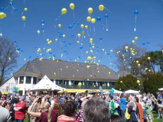 Bild: 5000 Besucher am Tag der offenen Tür im Kinder-Hopsiz Sternenbrücke in Hamburg