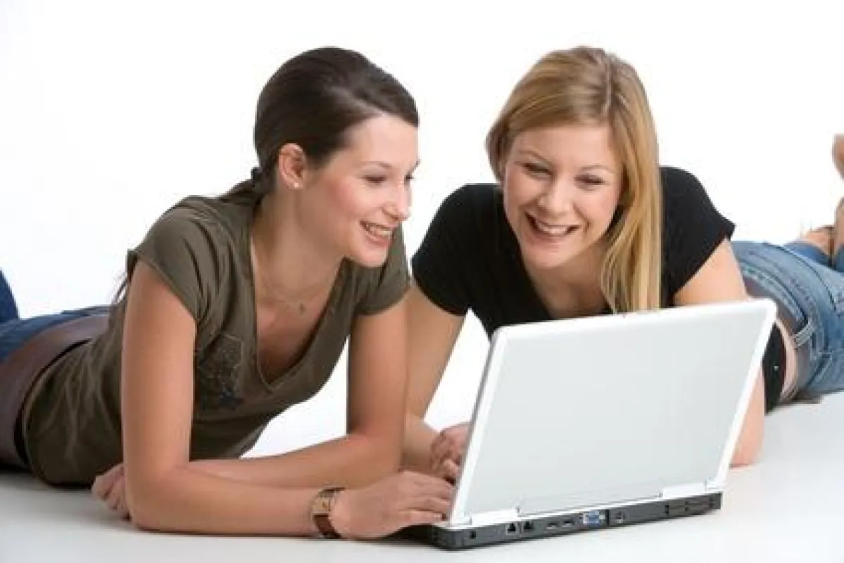 Gesundheitsinfos werden vor allem im Internet gesucht ((Bildnachweis: Franz Pfluegl - Fotolia.com)