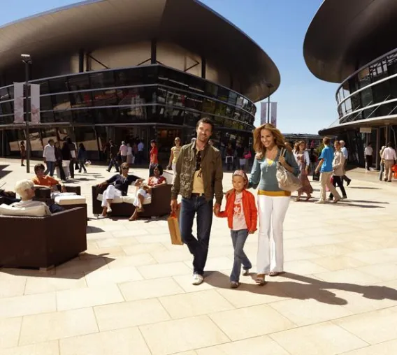 Bild: designer outlets Wolfsburg präsentieren sich auf der ITB in Berlin