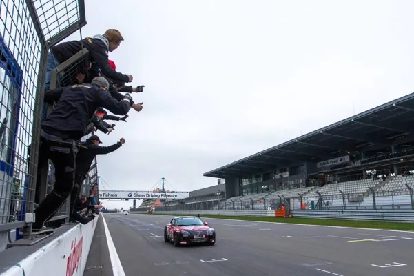 Bild: RENT4RING RACING HEISS AUF 2014 SAISON
