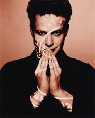 Bild: Ein Schwarzkünstler sieht hell - Magier Harry Keaton tritt auf Lichterfestival auf