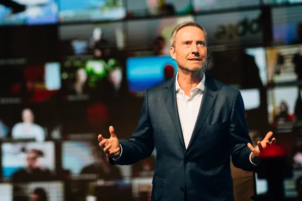 Finanzielle Freiheit für JEDEN mit Bodo Schäfer Akademie Bild: Finanzielle Freiheit für JEDEN mit Bodo Schäfer Akademie