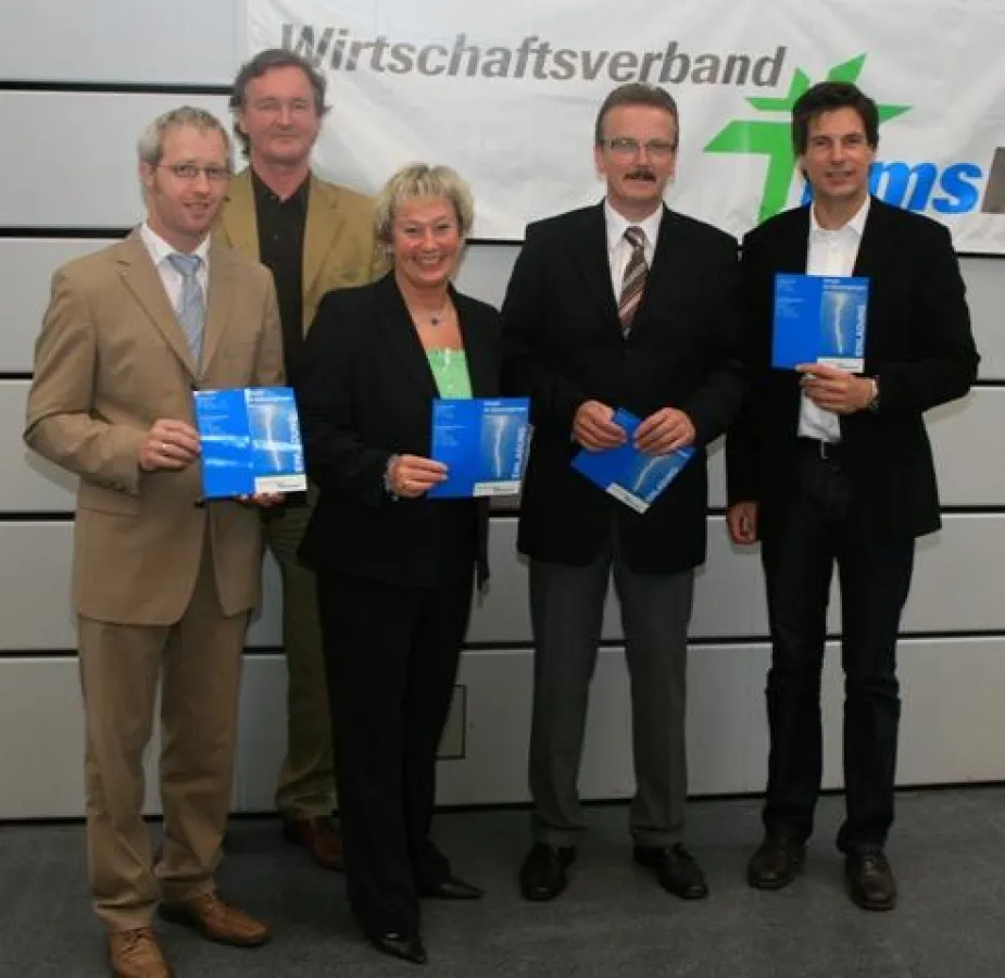Freuen sich auf das Energieforum: V.l. Stefan Engelshove und Florian Pöppinghaus (Siemens AG), Renate Seiler und Norbert Verst (Wirtschaftsverband Emsland) sowie Florian Krebs (Emslandhallen Lingen).