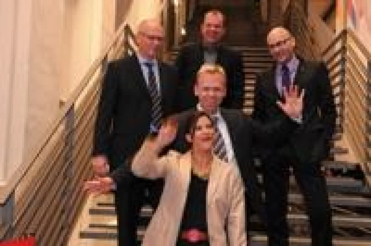 Das neue FME Präsidium: Ralf Specht (links), Detlef Wintzen (oben, Mitte), Ingo Schwerdtfeger (Mitte), Anja Oswald (unten, Mitte), Ulf Gassner (rechts)
