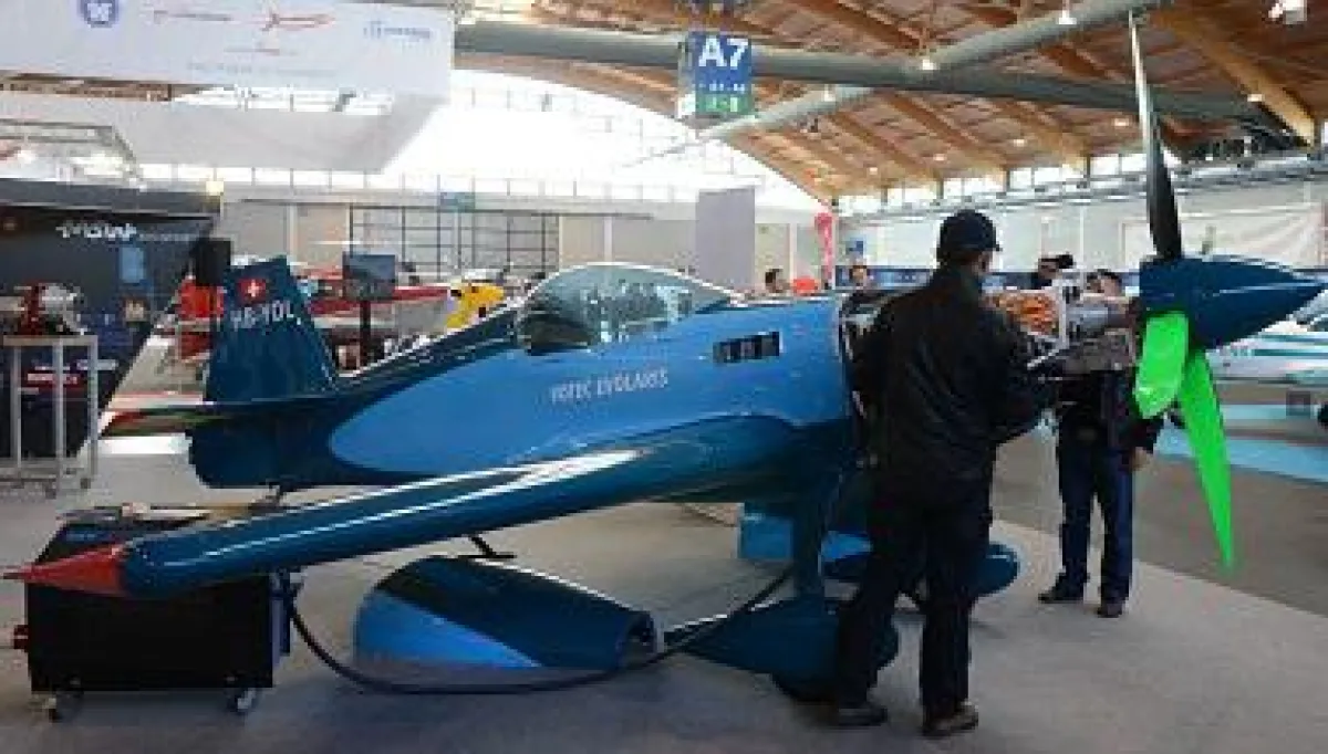 Elektrisch angetriebenes Kunstflugzeug mit Magnetsystemen der VAC (c) VACUUMSCHMELZE GmbH & Co. KG