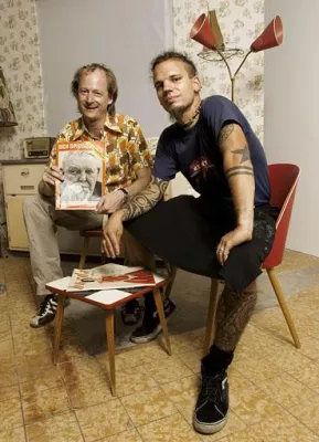 Bild: Chinesische Frauenvereinigung im 50er Jahre Cafe Kubitscheck / Kochschule Wirtschaftswunder und YouTube