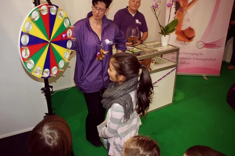Bild: Auf der EXPOPHARM 2012 – Ein buntes Messespektakel in München