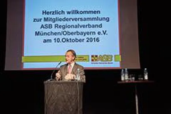 Bild: Müntefering bei ASB-Mitgliederversammlung in München