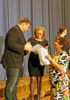 Bild: „Gerresheimer - Mädchen“ spenden für die Kinderkrebsklinik