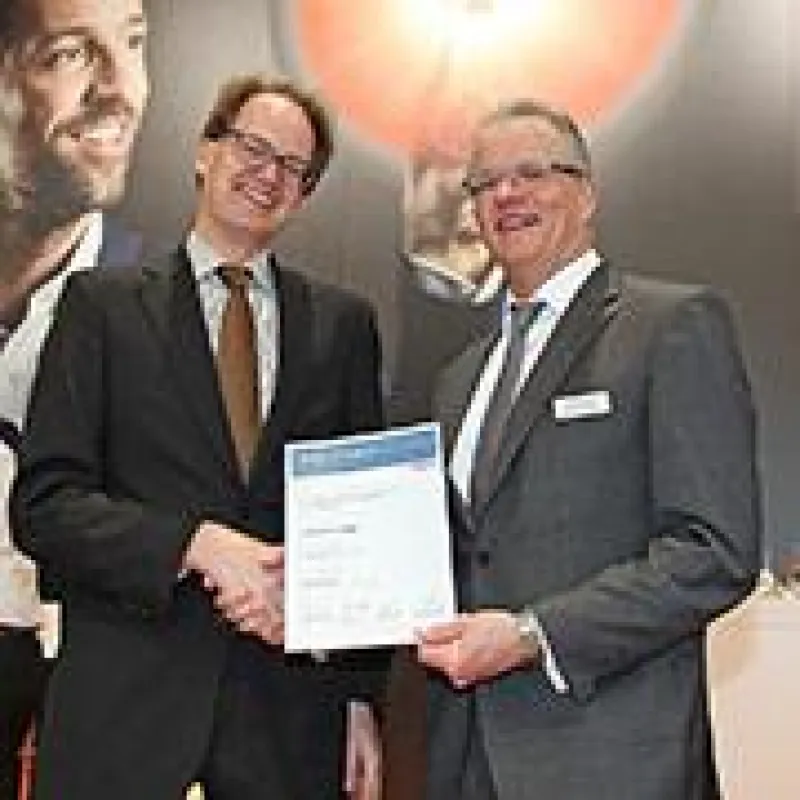 Malte Ihlenfeld von Bosch (l.) und Dr. Peter Saffe von Aventics