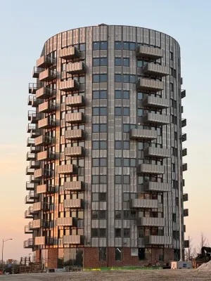 Bild: Wärmetauscherplatten von Alfa Laval zieren Fassade eines nachhaltigen Wohnprojekts in Malmö