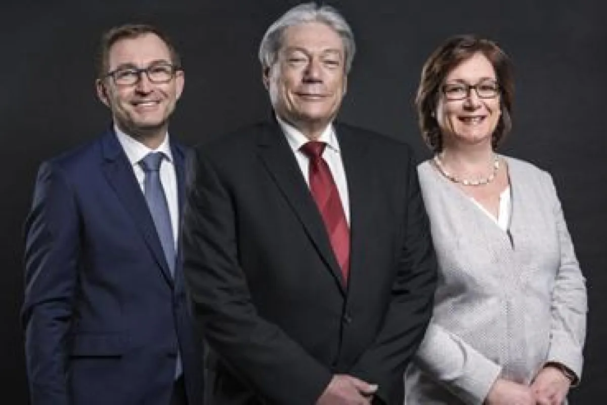 (v.l.n.r.): Peter Köhnlein, Klaus Mix und Martina Bierig-Auracher